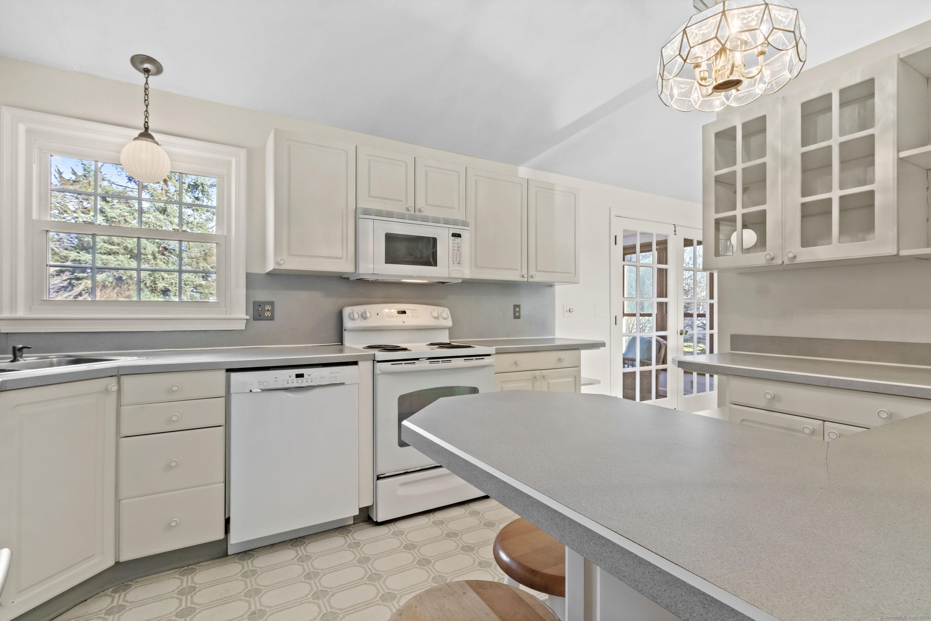 114 Seneca Drive, Groton, Connecticut image 7