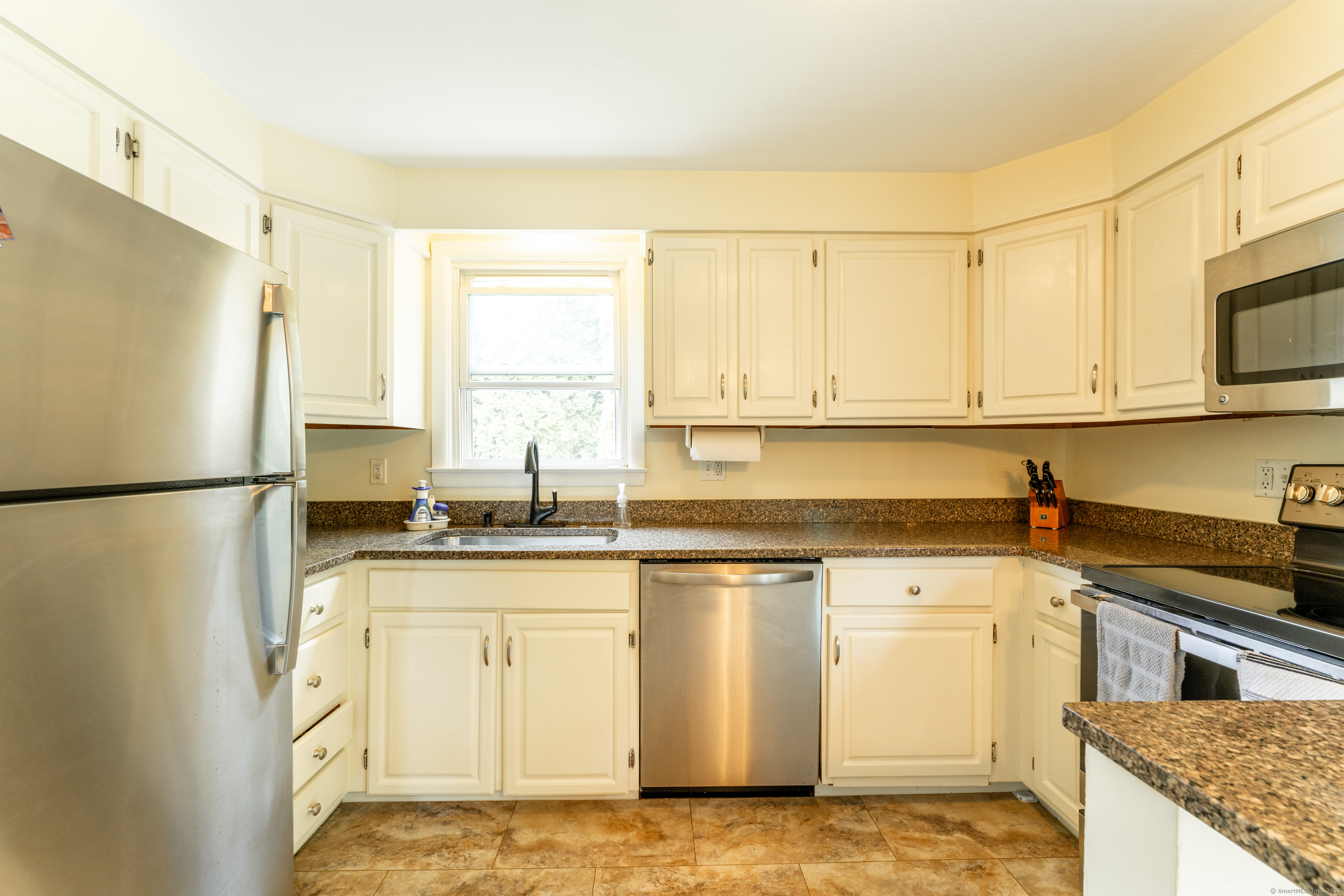 25 Meadow Wood Drive, North Stonington, Connecticut image 19