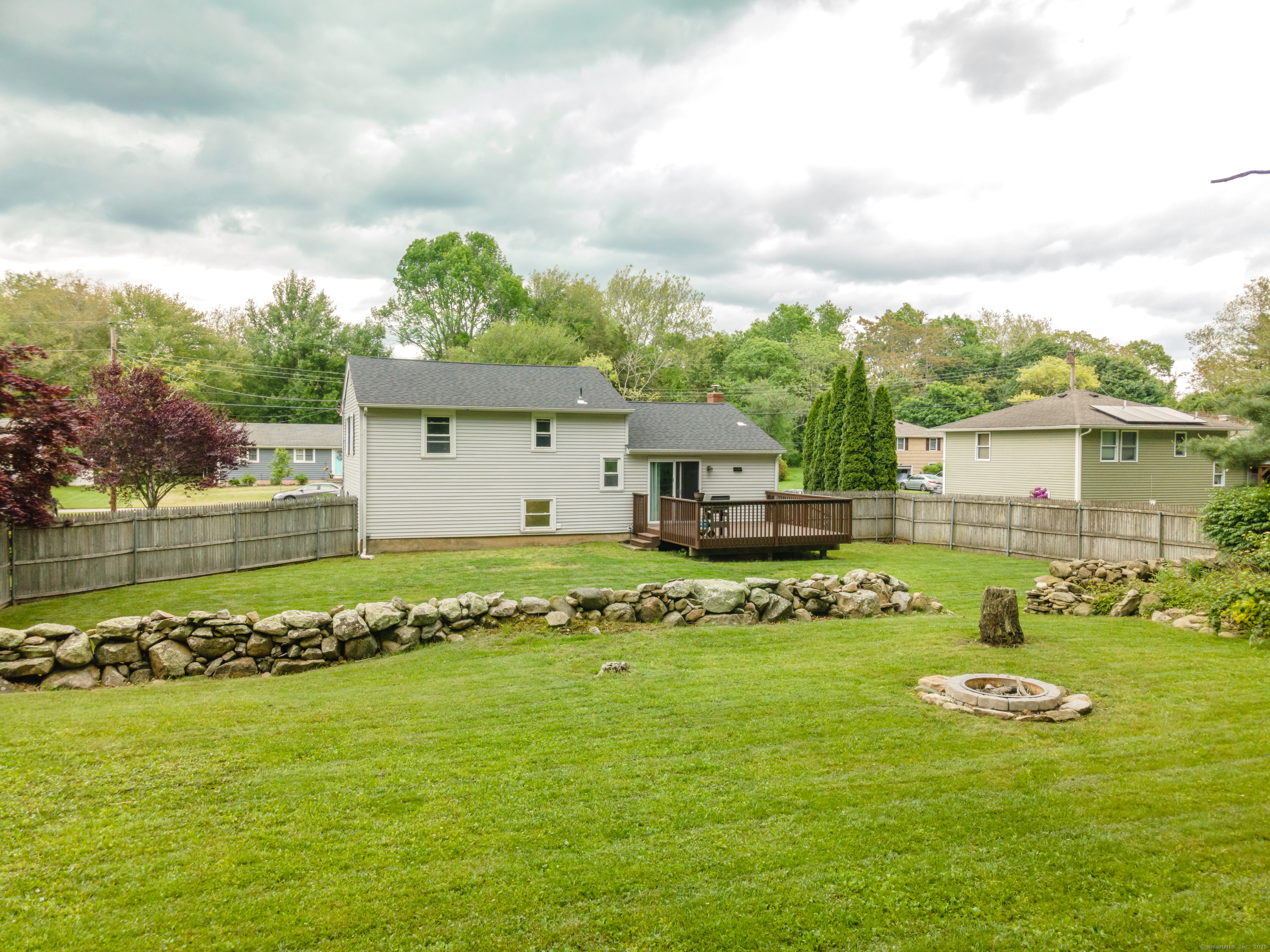 25 Meadow Wood Drive, North Stonington, Connecticut image 8