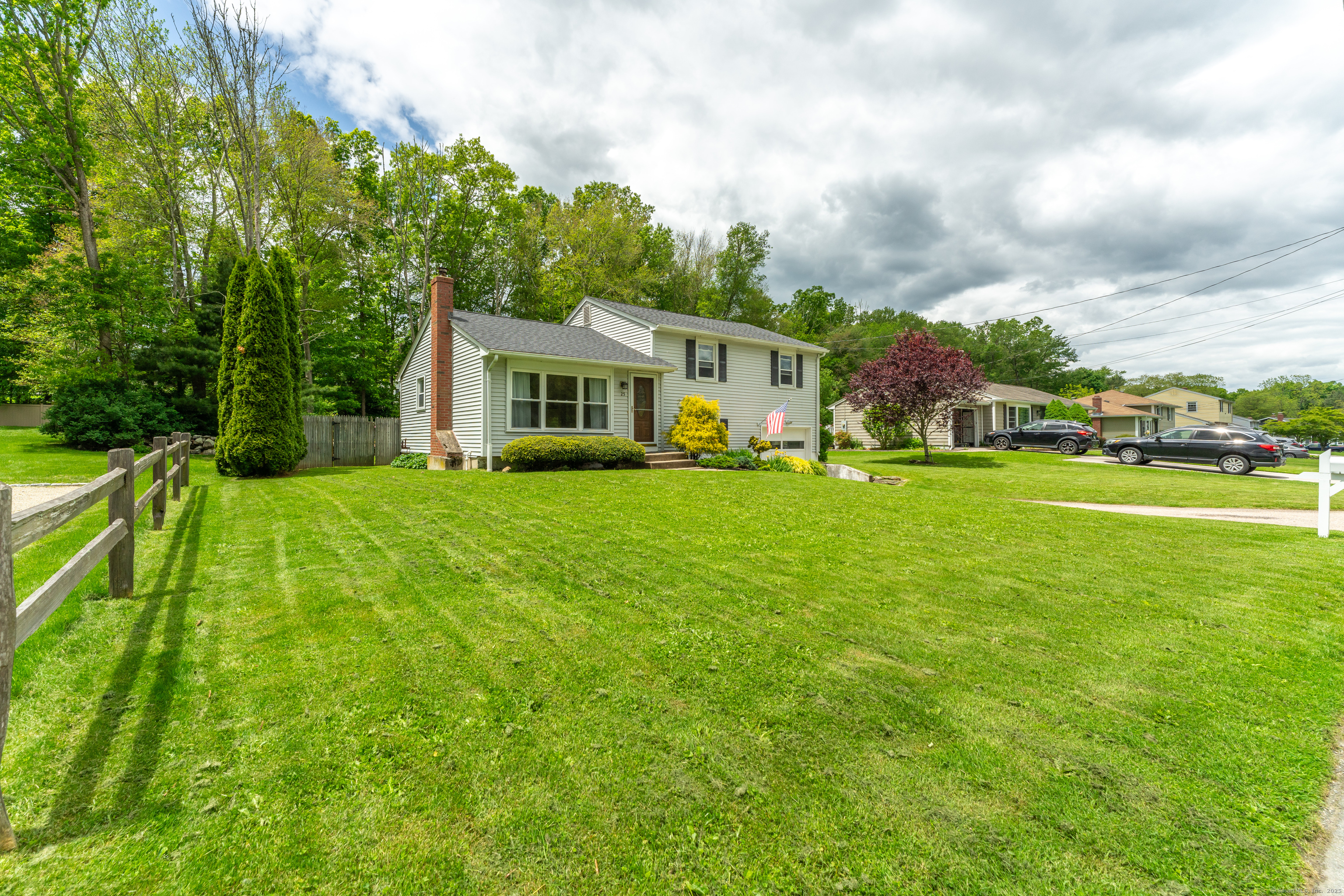 25 Meadow Wood Drive
