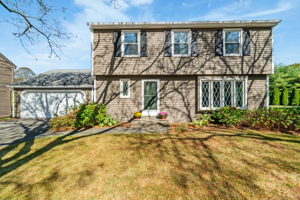 Photo of 30 Tunxis Circle, Meriden, CT 06450 (MLS # 24133119)