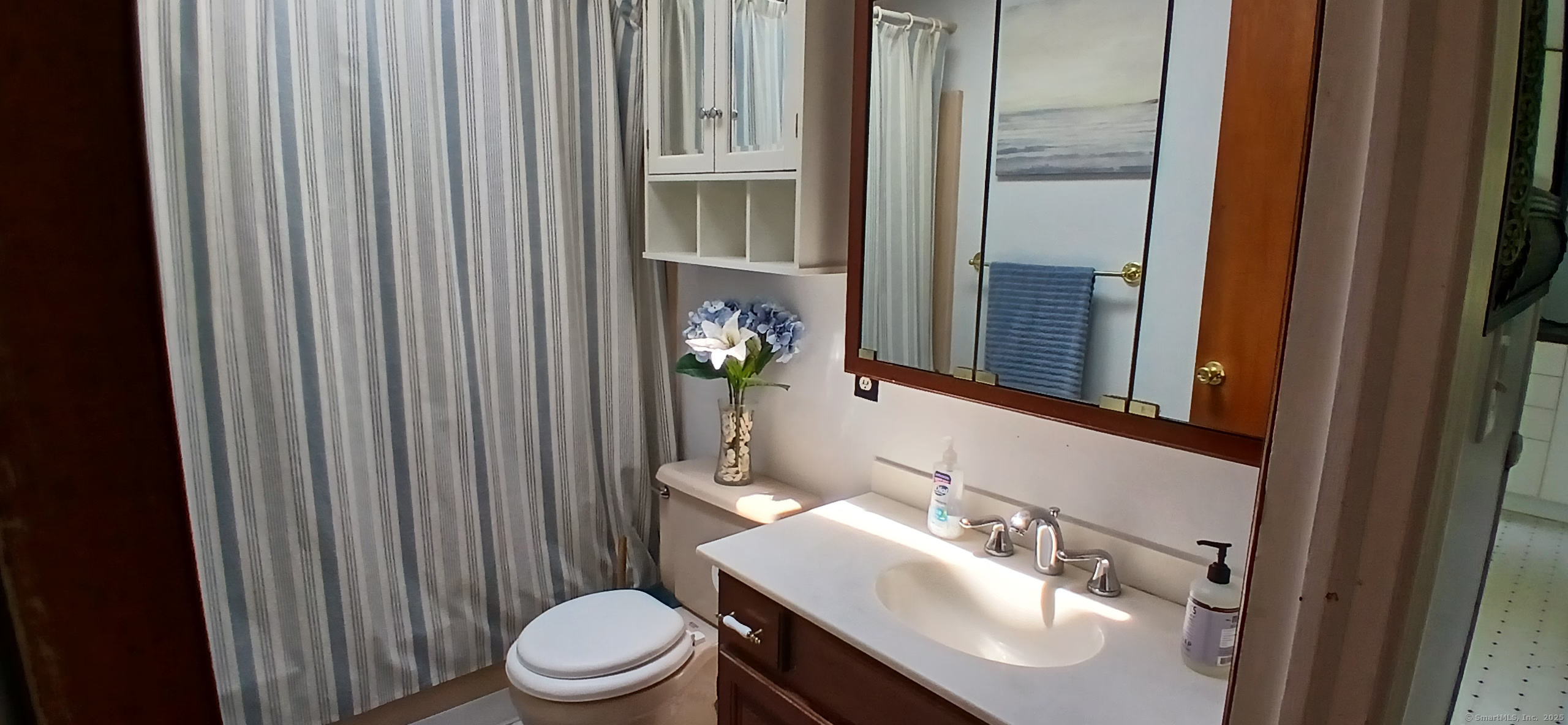 Canton, Connecticut 06019, United States, 2 Bedrooms Bedrooms, ,1 BathroomBathrooms,Residential,Active,146616