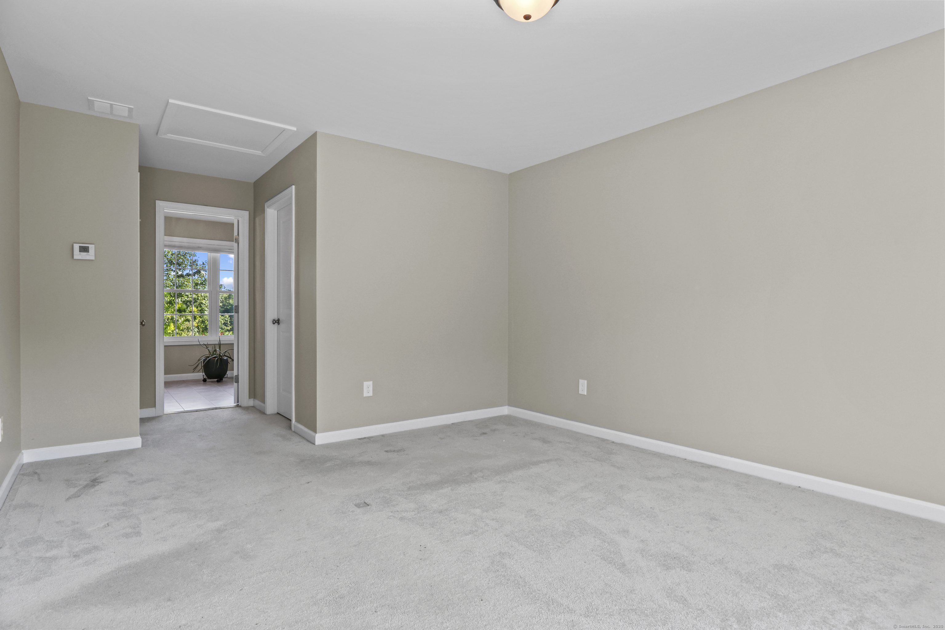 Burlington, Connecticut 06013, United States, 2 Bedrooms Bedrooms, ,3 BathroomsBathrooms,Residential,Pending,210627