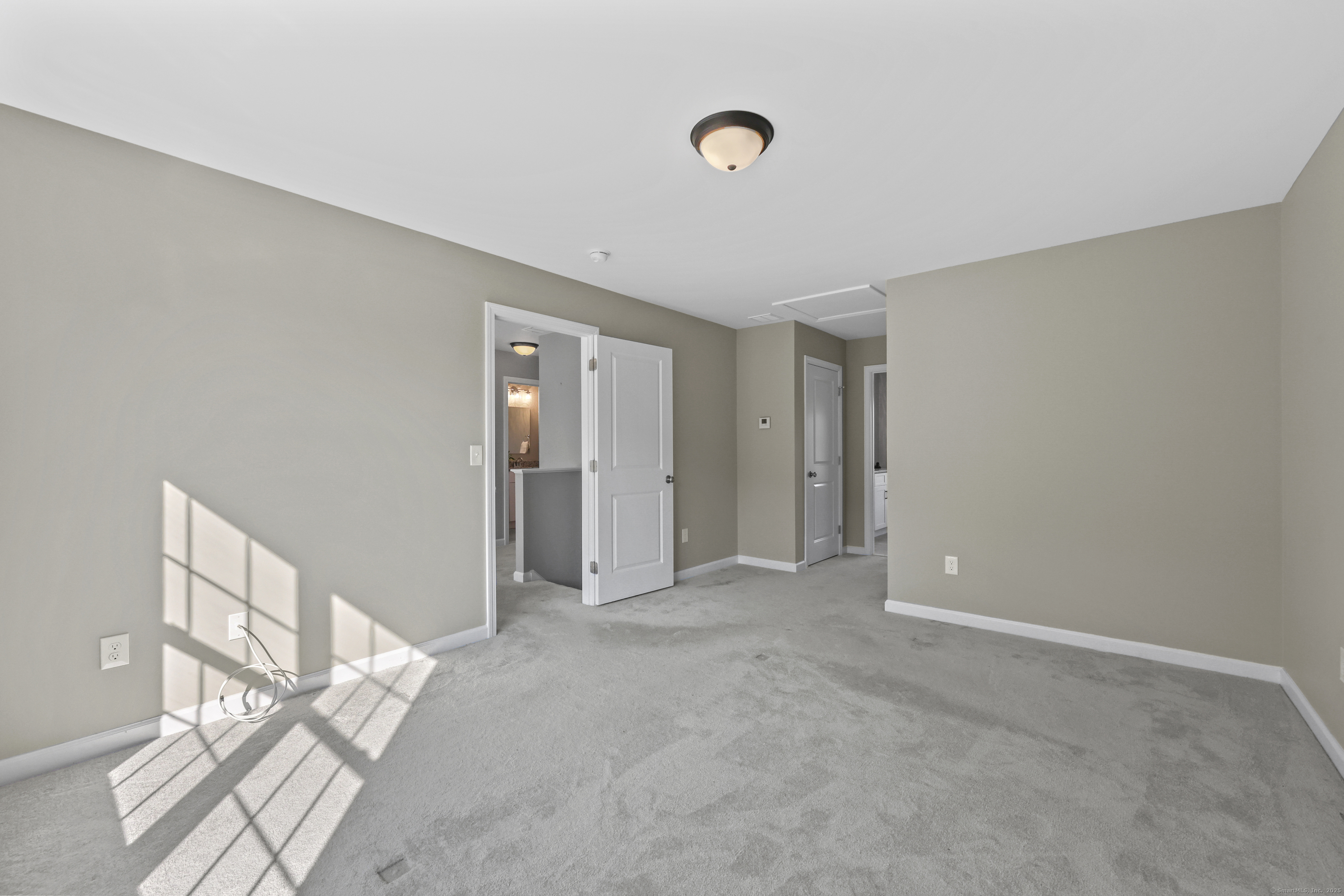 Burlington, Connecticut 06013, United States, 2 Bedrooms Bedrooms, ,3 BathroomsBathrooms,Residential,Pending,210627