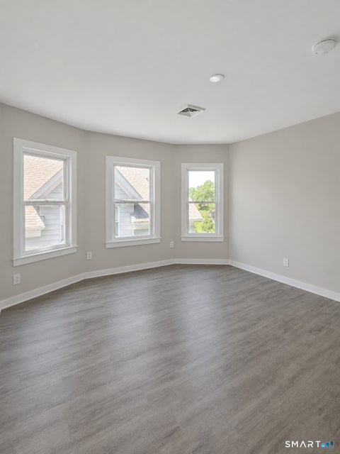Multifamily For Rent - 187 Hart Street #3<br/> New Britain, CT 06052
