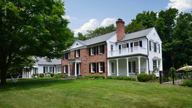 Photo 1 of 27 Wahackme Road, New Canaan, Connecticut, $2,150,000, Web #: 99071890