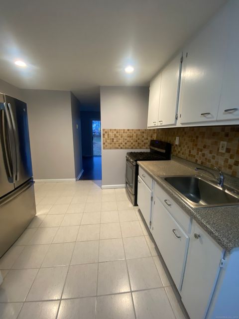 MLS: 24084192