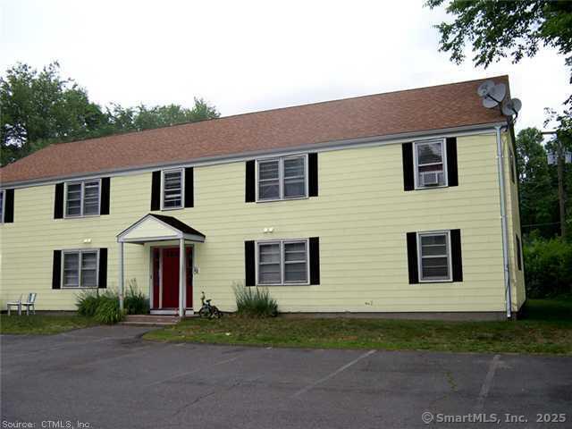 Albany Turnpike A1, Canton, Connecticut - 2 Bedrooms  
1 Bathrooms  
5 Rooms - 
