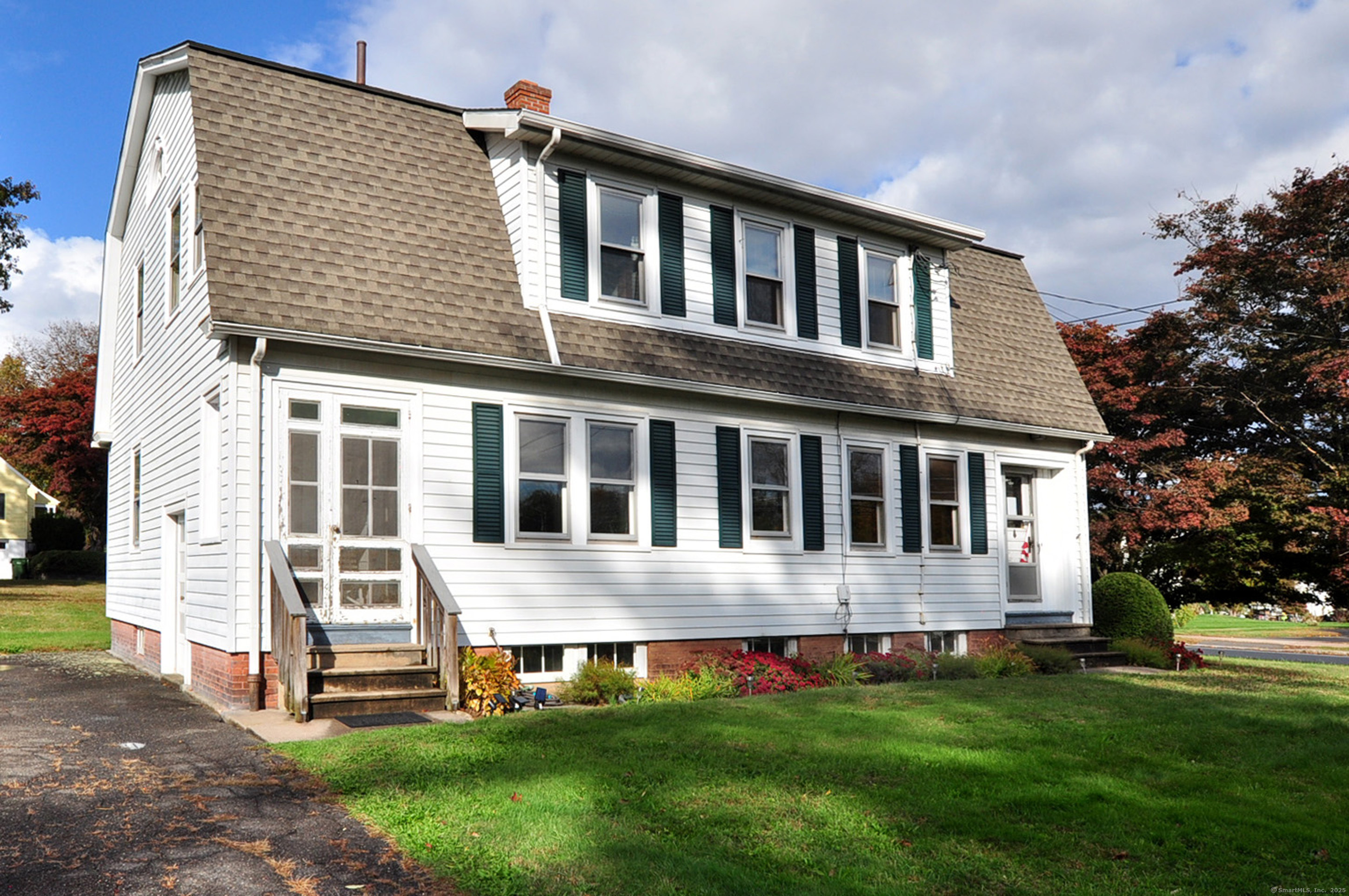 887 Poquonock Avenue