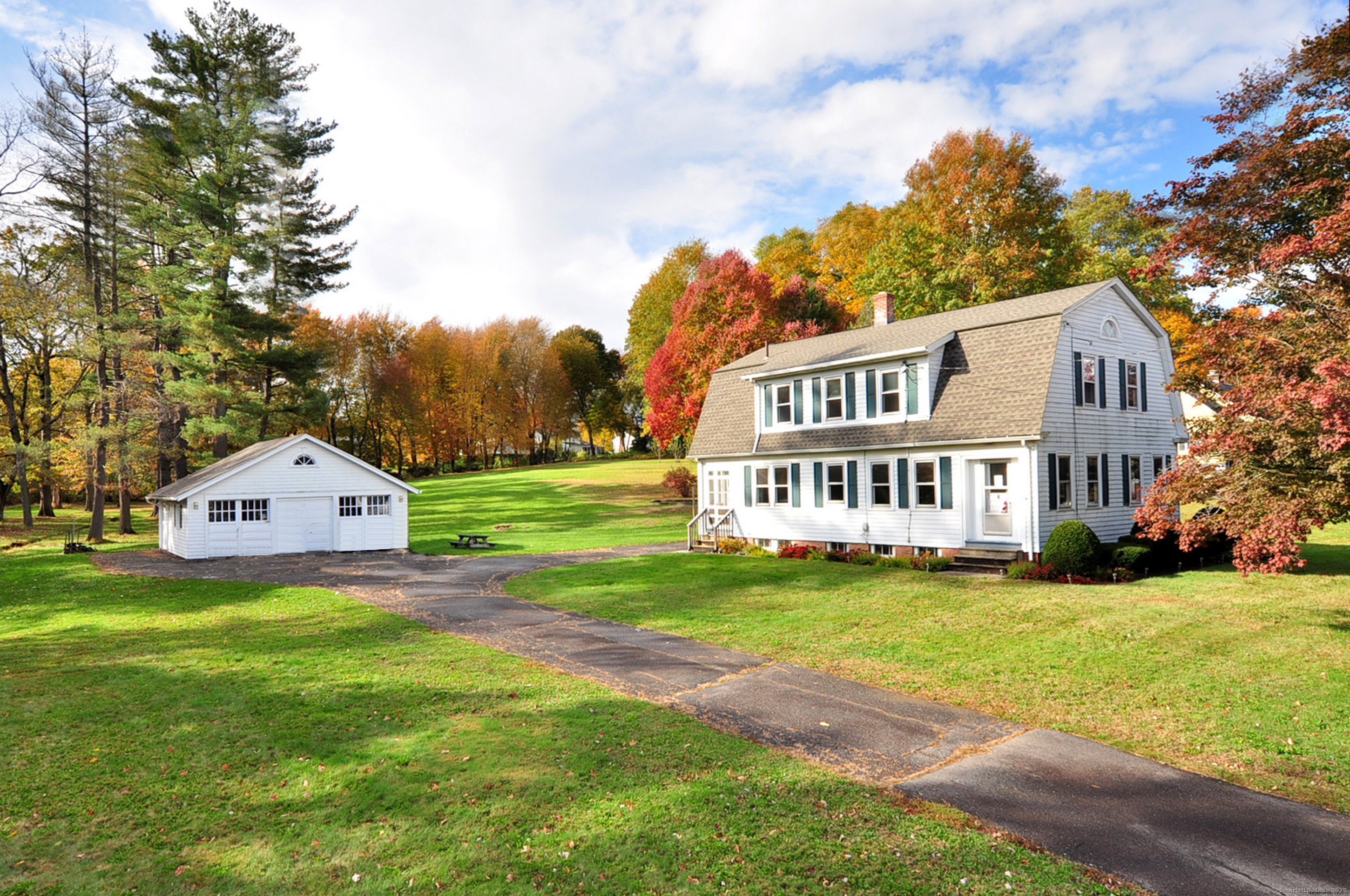 887 Poquonock Avenue