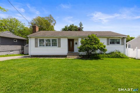 Photo of 150 Stratfield Place, Bridgeport, CT 06606 (MLS # 24179540)