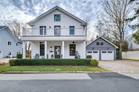 285 Old Whitfield Street Guilford CT 06437