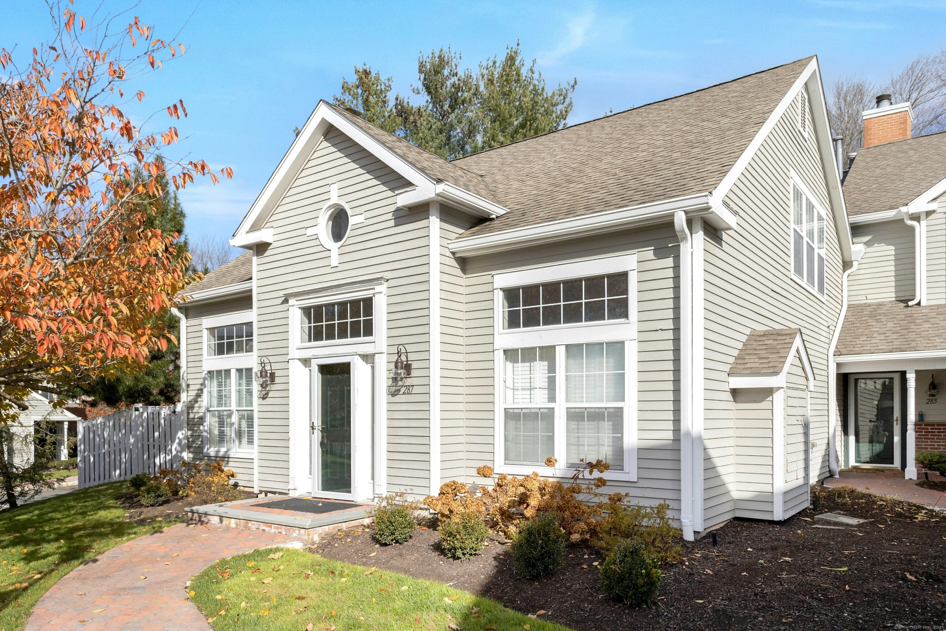 Property for Sale at Mayfield Drive 287, Trumbull, Connecticut - Bedrooms: 3 
Bathrooms: 2 
Rooms: 6  - $589,000