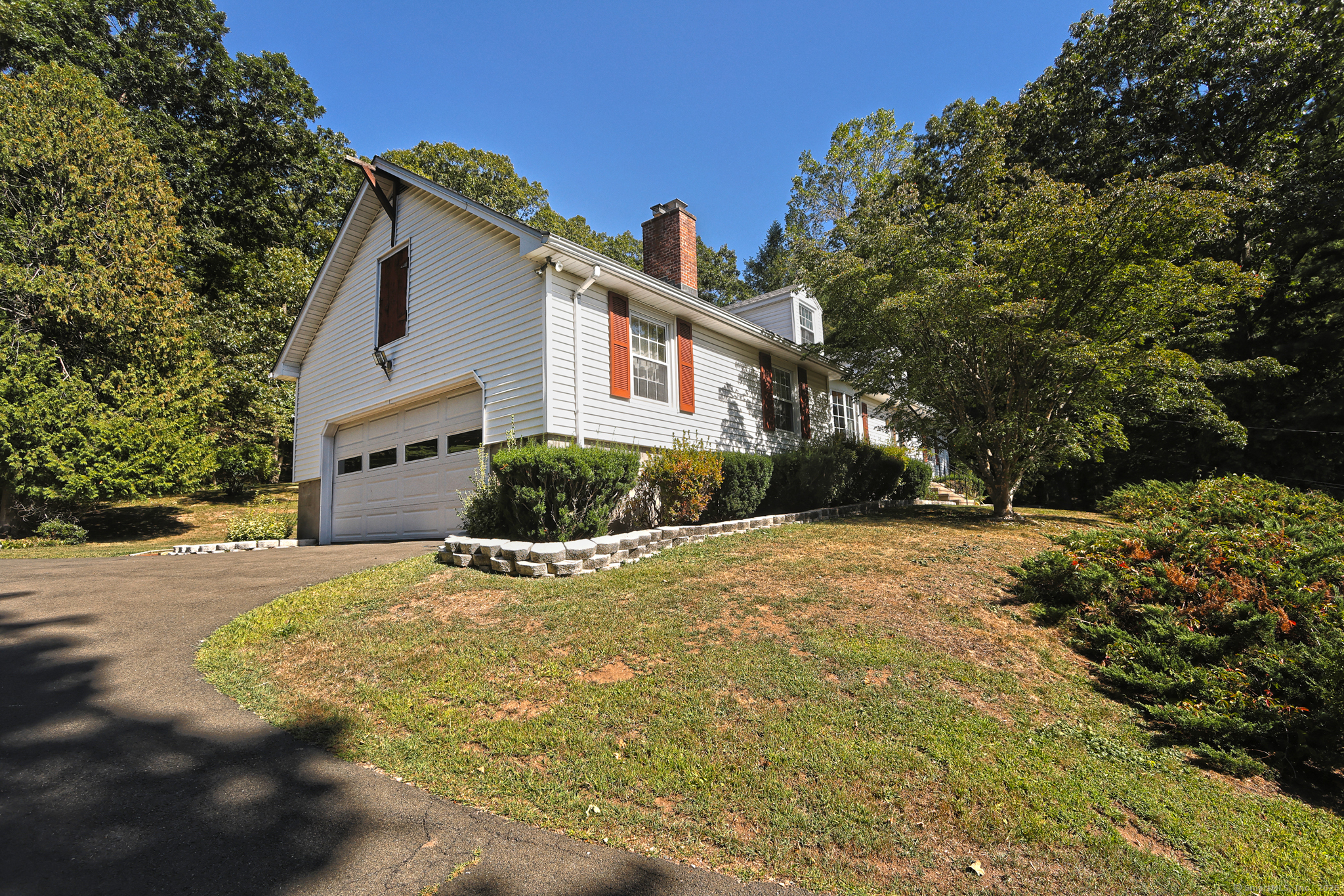 1350 Mount Carmel Avenue