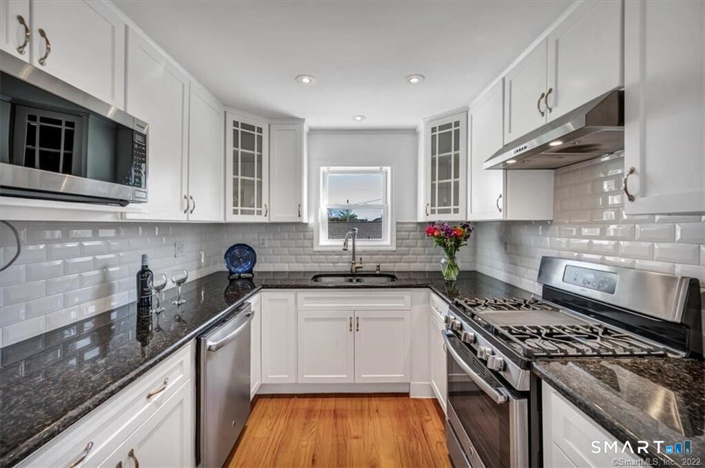 216 Cosey Beach Avenue