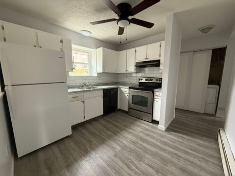 Tiny photo for 226 Laurel Street #APT 14, East Haven, CT 06512 (MLS # 24136503)