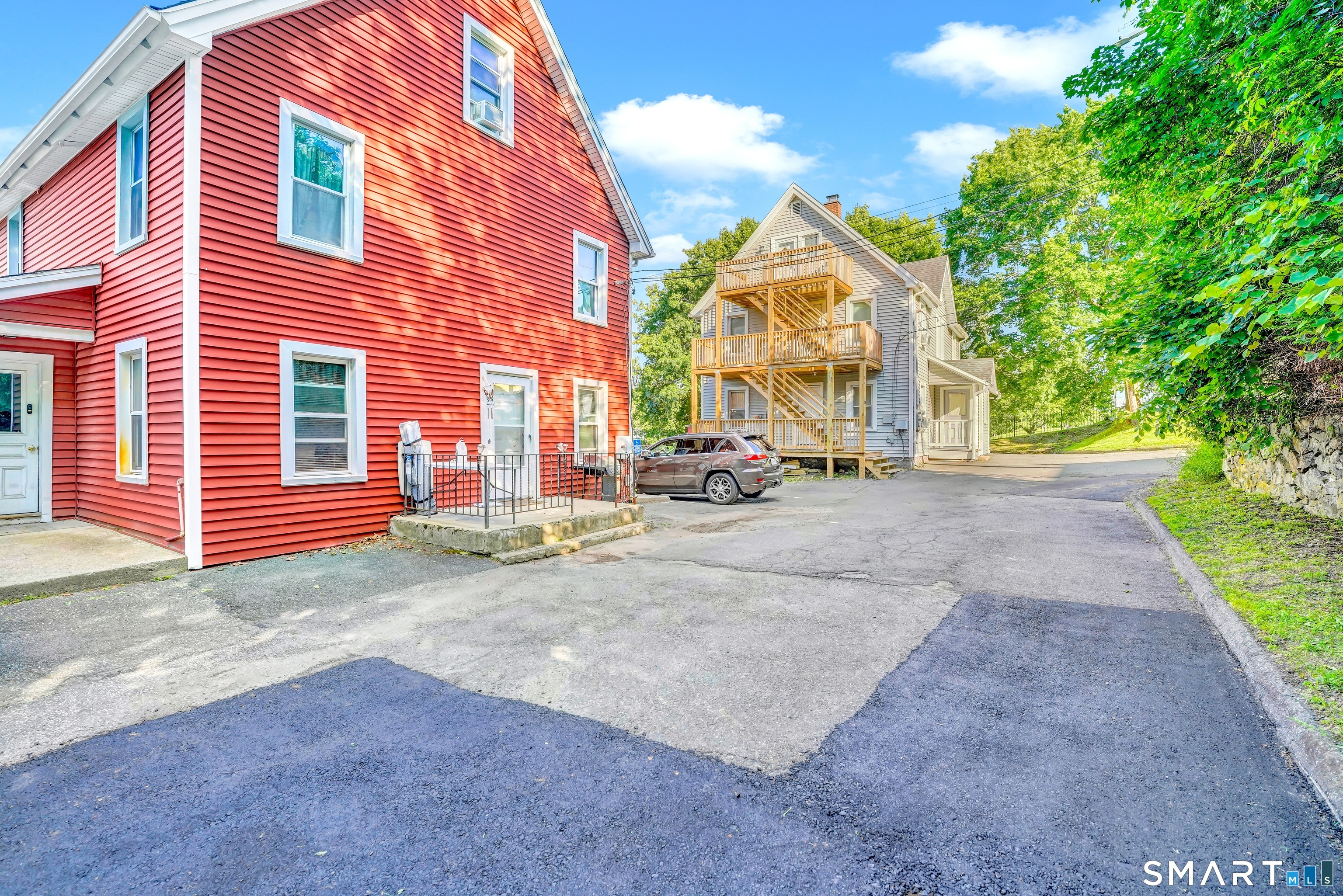 805 Main Street