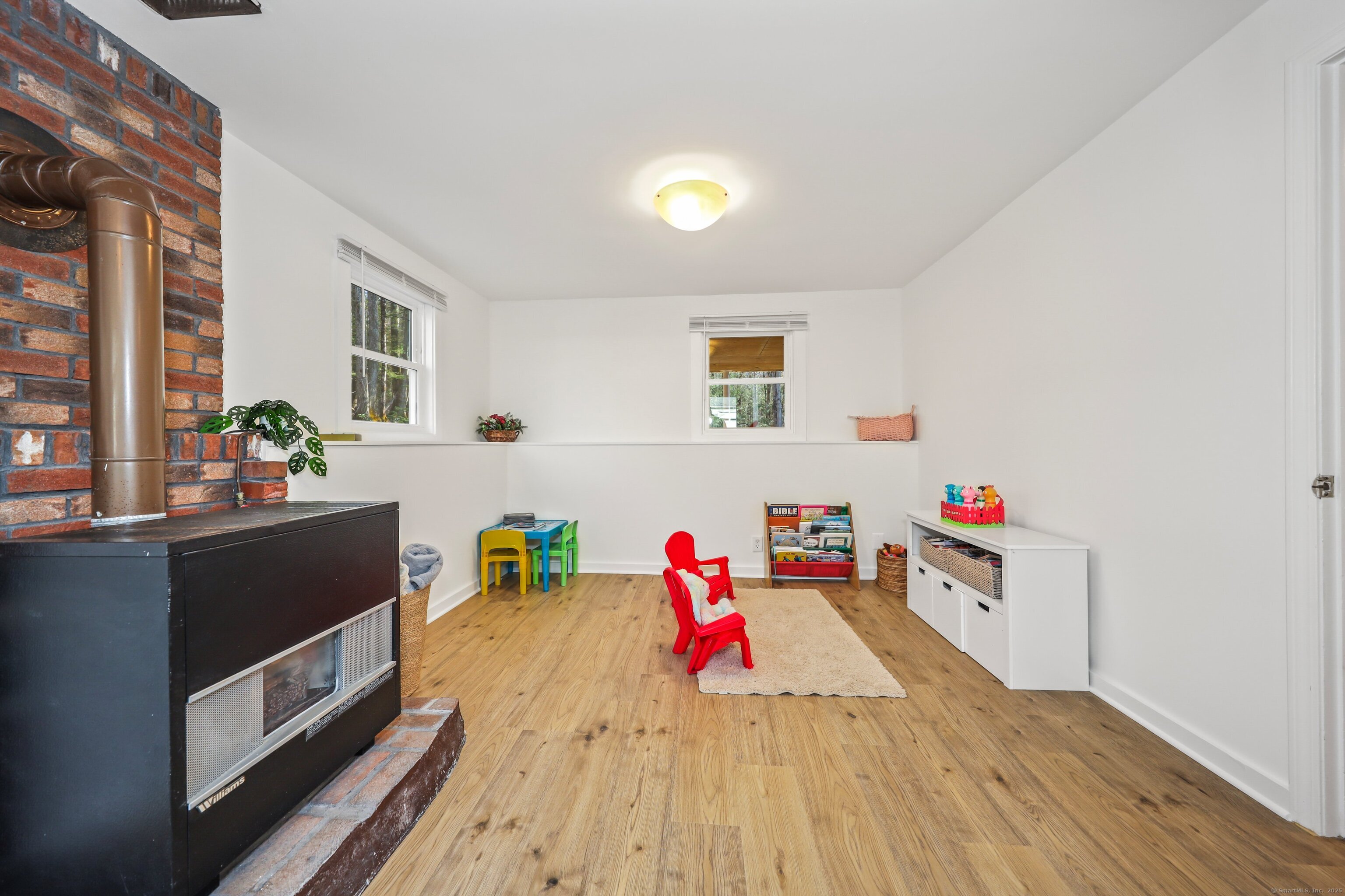 29 E Cotton Hill Road, New Hartford, Connecticut image 16