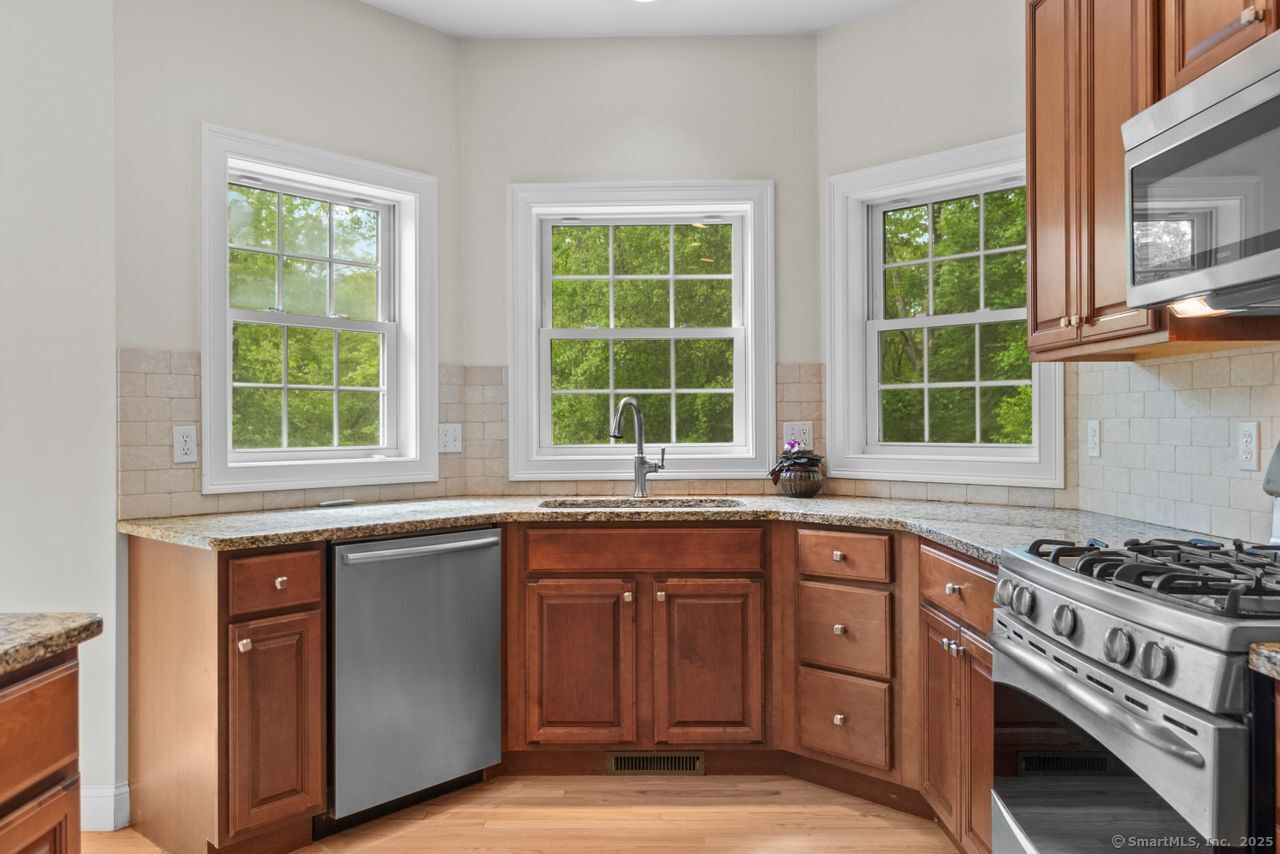 8 Whaler Road, Stonington, Connecticut image 17