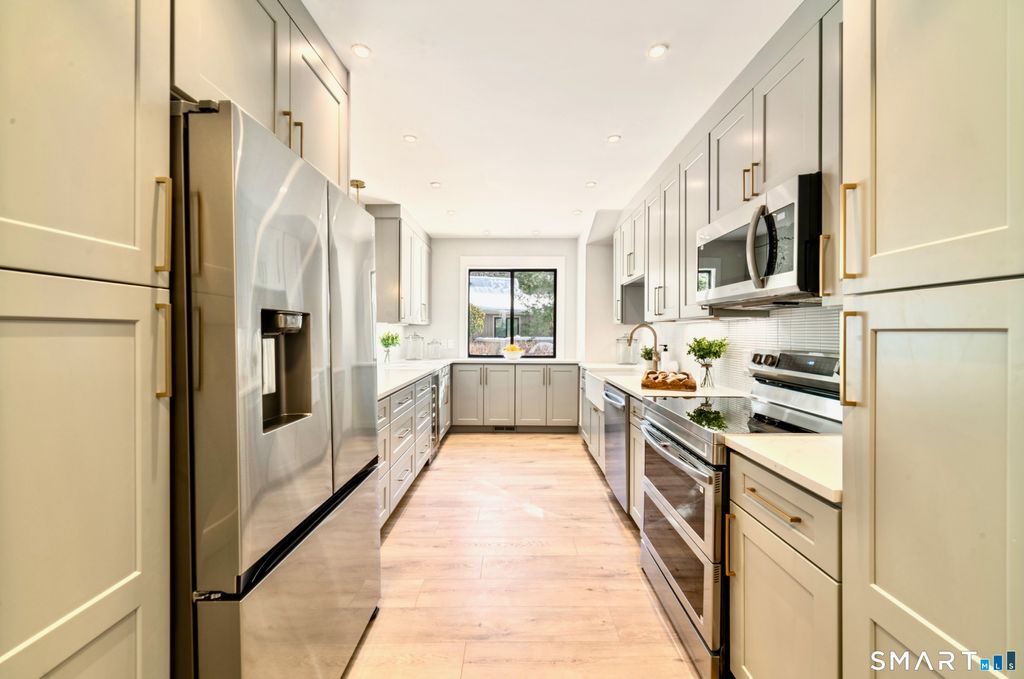 Photo of 445 North Trail #A, Stratford, CT 06614 (MLS # 24152048)