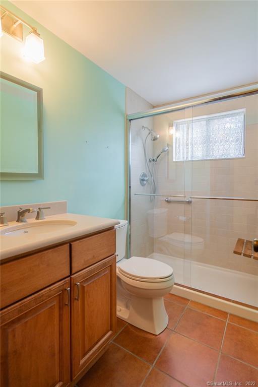 West Hartford, Connecticut 06119, United States, 2 Bedrooms Bedrooms, ,1 BathroomBathrooms,Residential,Active,209860