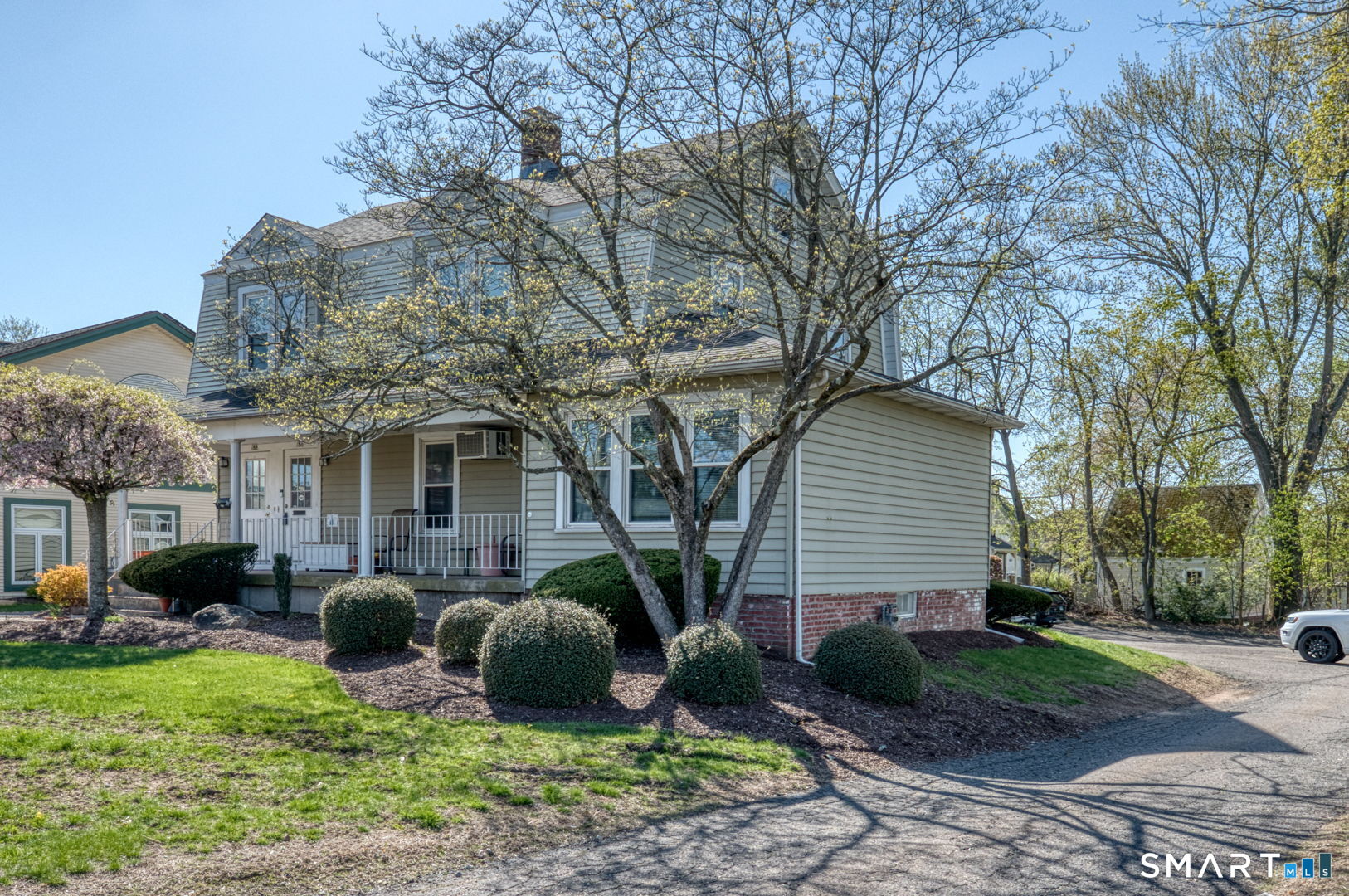 186 East Center Street