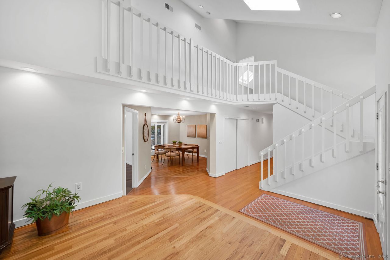 80 Greentree Drive