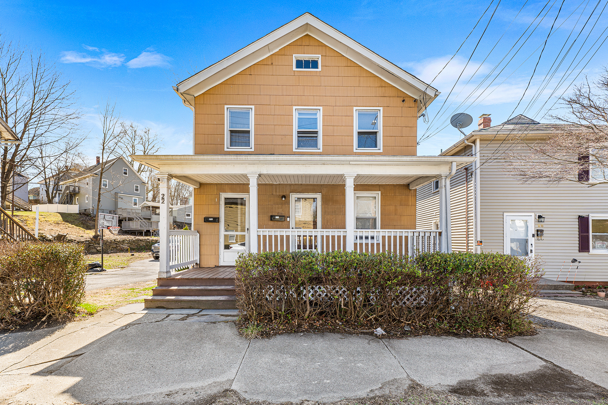 8th Street, Derby, Connecticut - 4 Bedrooms  
2 Bathrooms  
8 Rooms - 