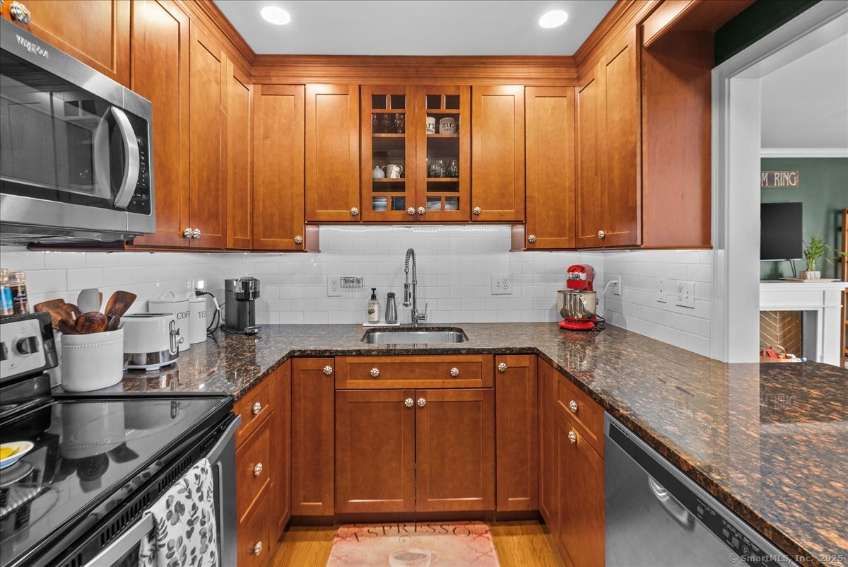8 Silvermine Avenue #APT 7, Norwalk, Connecticut image 7