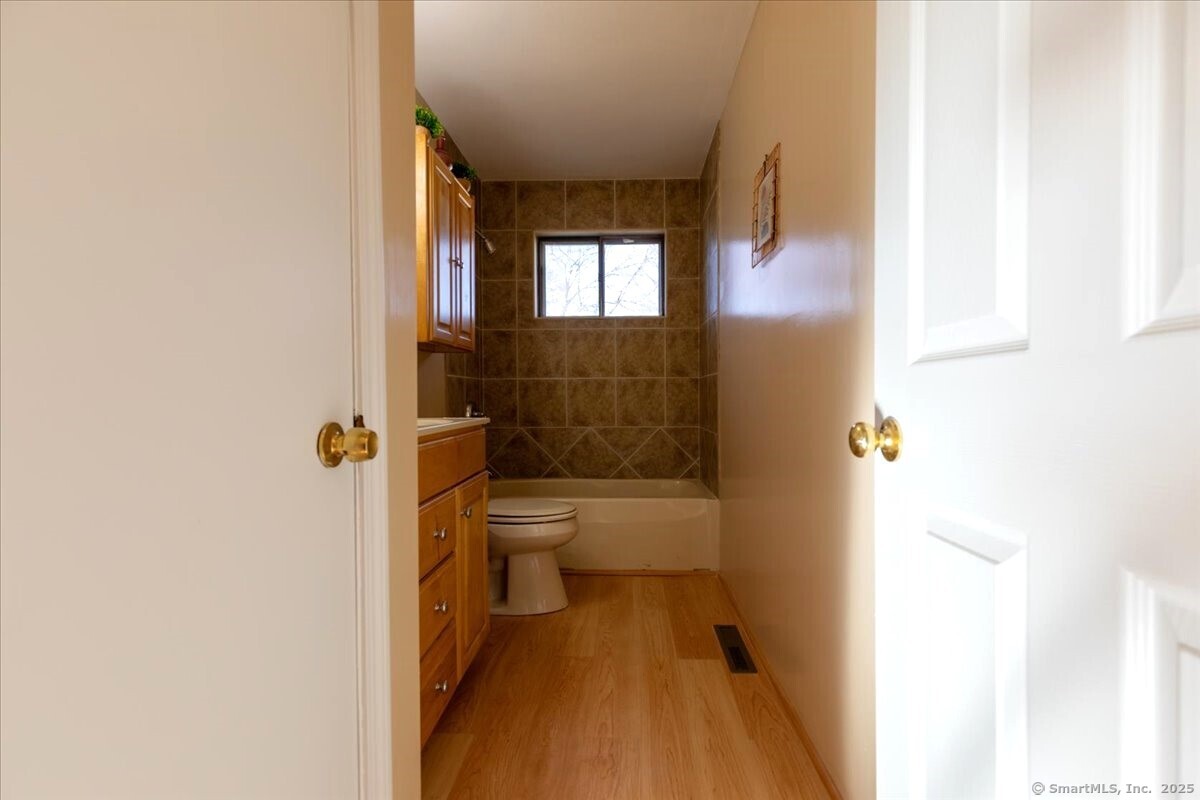 37 Oslo Street, Groton, Connecticut image 14