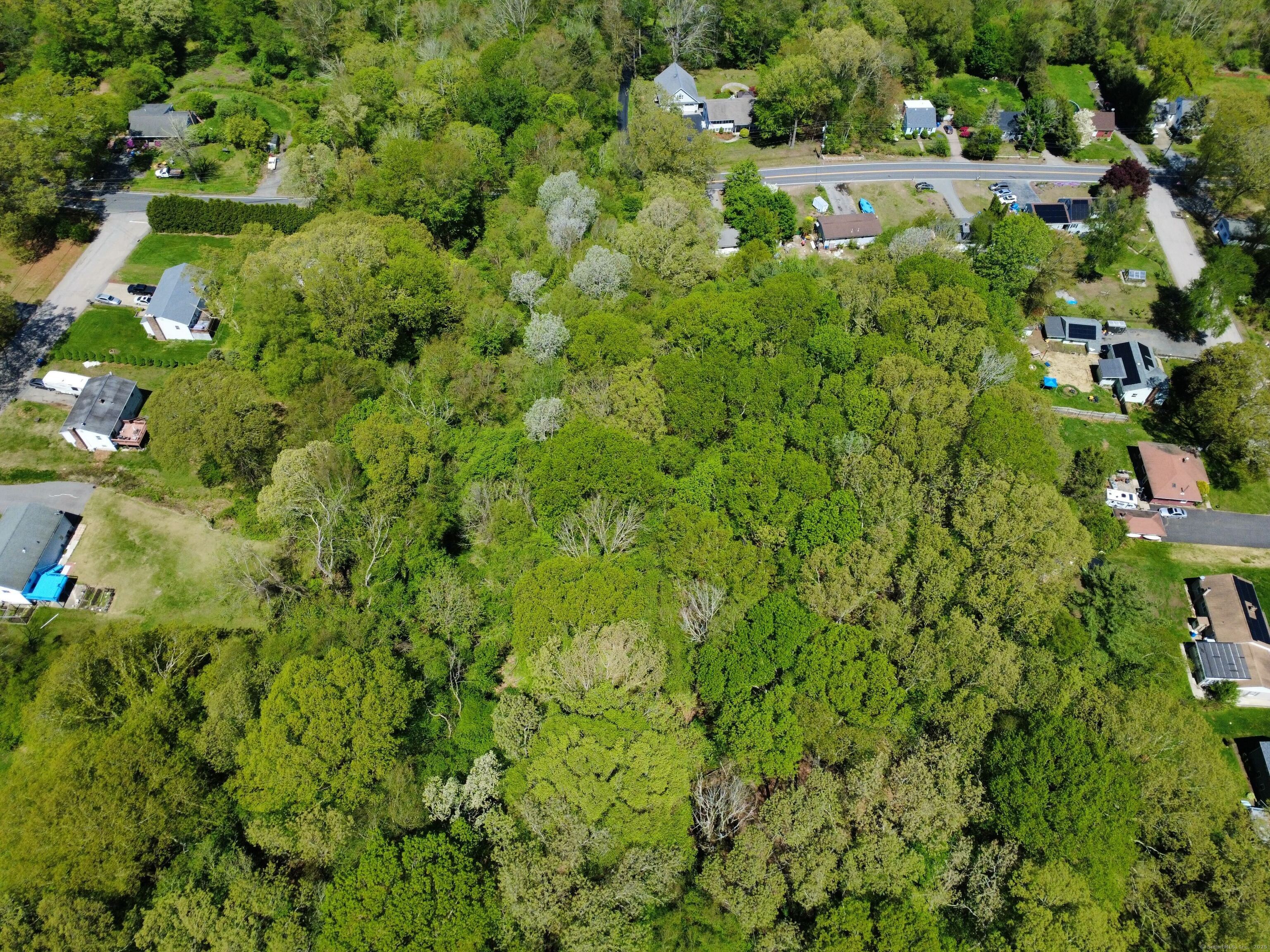 Bob Tail Street, Montville, Connecticut image 14