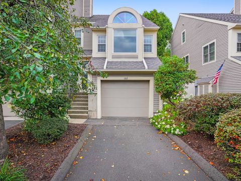 122 Paugusett Circle 122 Trumbull CT 06611