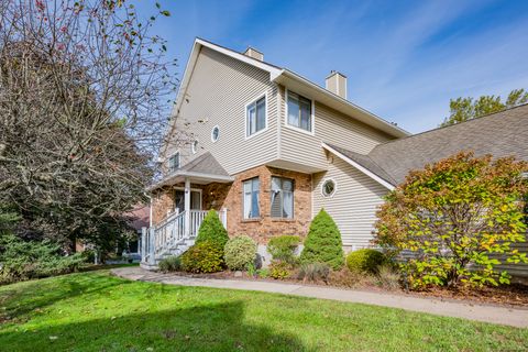 31 Fox Run Court 31 Newington CT 06111