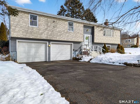 Photo of 8 Lapstrake Court, Groton, CT 06355 (MLS # 24155311)