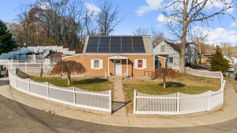 69 Glen Circle Bridgeport CT 06610