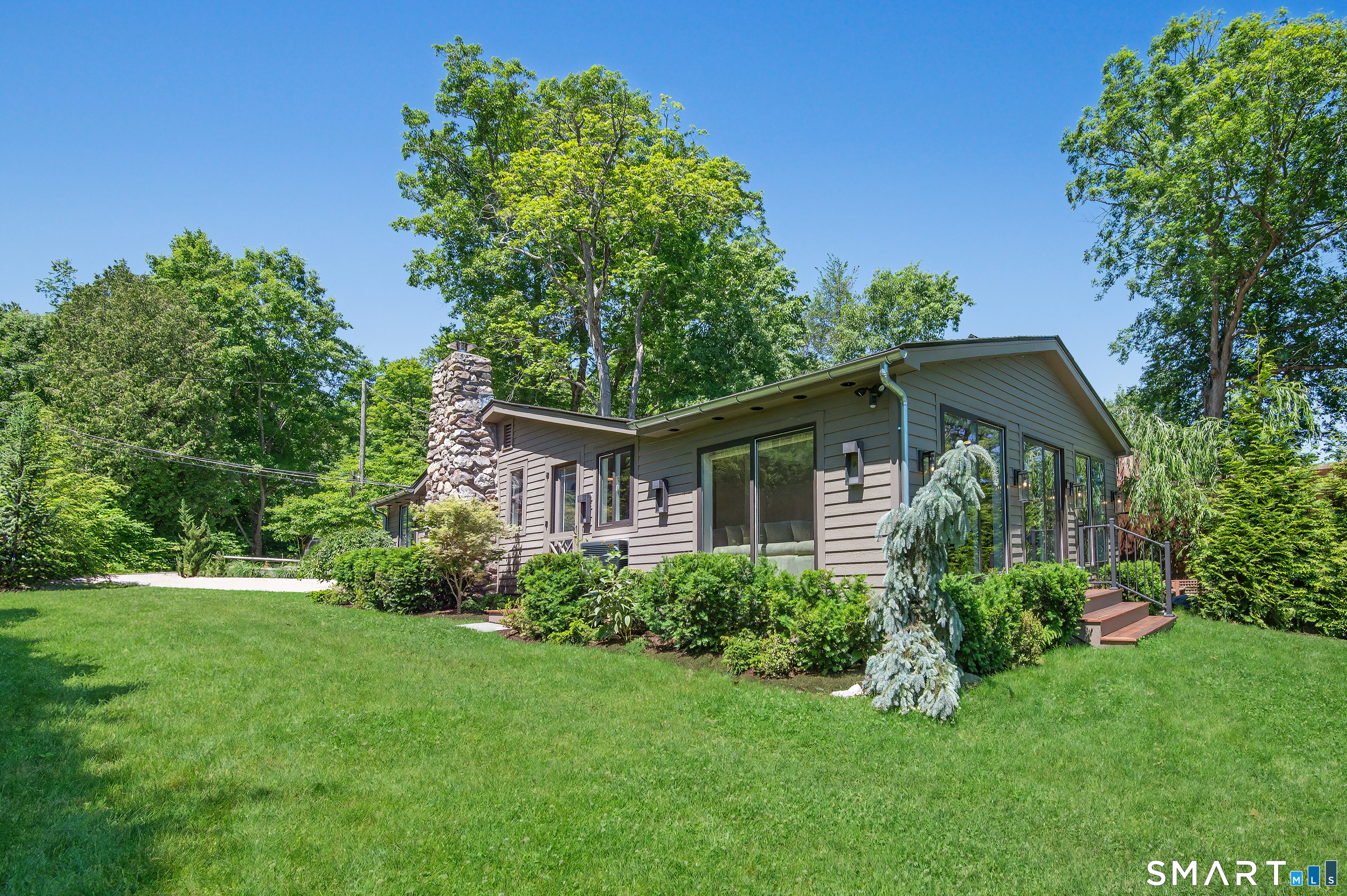 112 West Lake Road 112