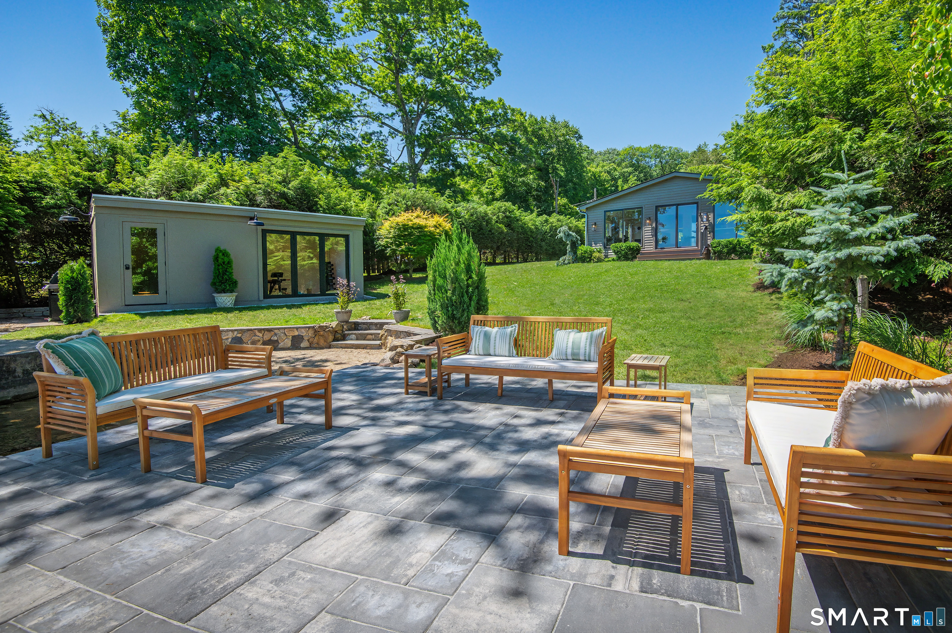 112 West Lake Road 112