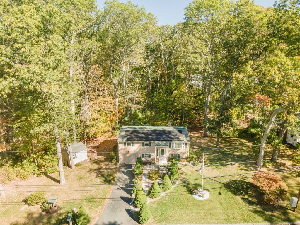 Photo of 6 Marion Drive, East Lyme, CT 06333 (MLS # 24132288)
