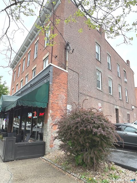 Photo of 860 State Street #2-E, New Haven, CT 06511 (MLS # 24173765)