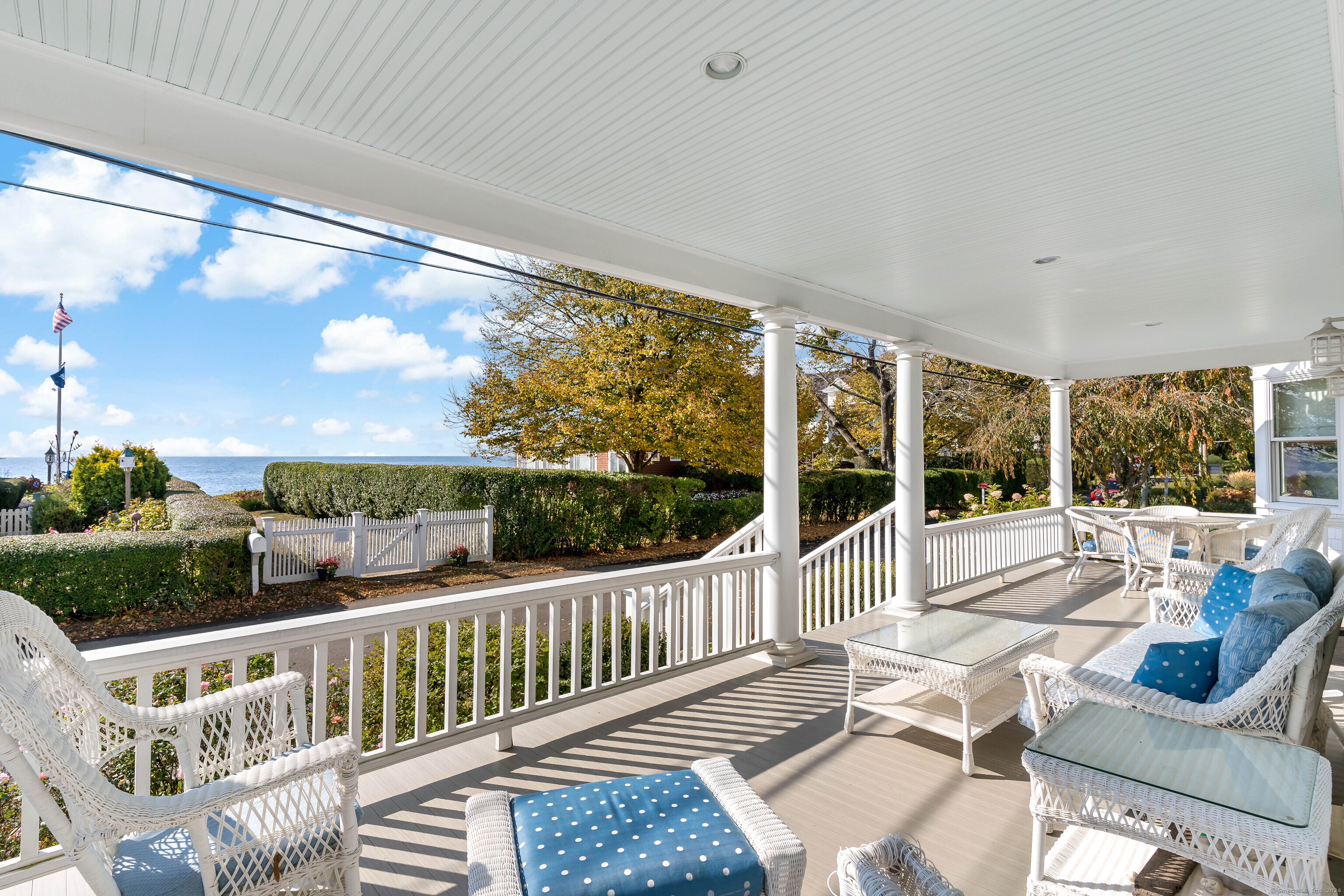 Island View Avenue, Branford, Connecticut - 6 Bedrooms  
5 Bathrooms  
11 Rooms - 