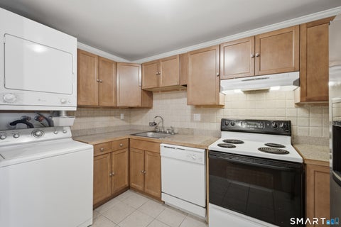 Tiny photo for 1221 Washington Street #8, Middletown, CT 06457 (MLS # 24183869)