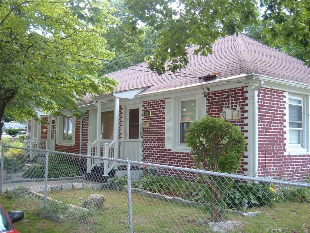 Pearl Harbor Street, Bridgeport, Connecticut - 2 Bedrooms  
1 Bathrooms  
5 Rooms - 