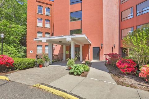 Photo of 222 Williams Street E #416, Glastonbury, CT 06033 (MLS # 24170353)