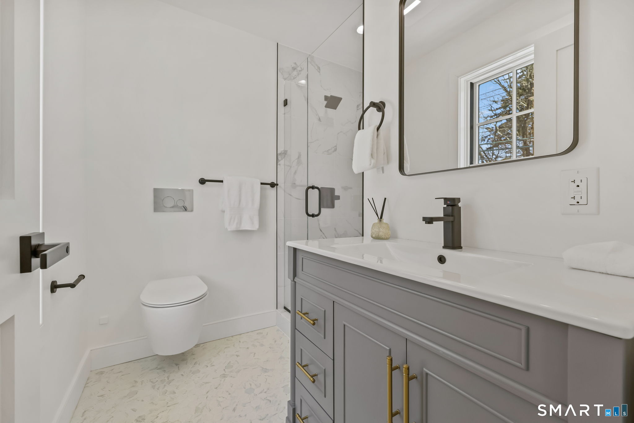 Greenwich, Connecticut 06870, United States, 4 Bedrooms Bedrooms, ,4 BathroomsBathrooms,Residential,Active,256472