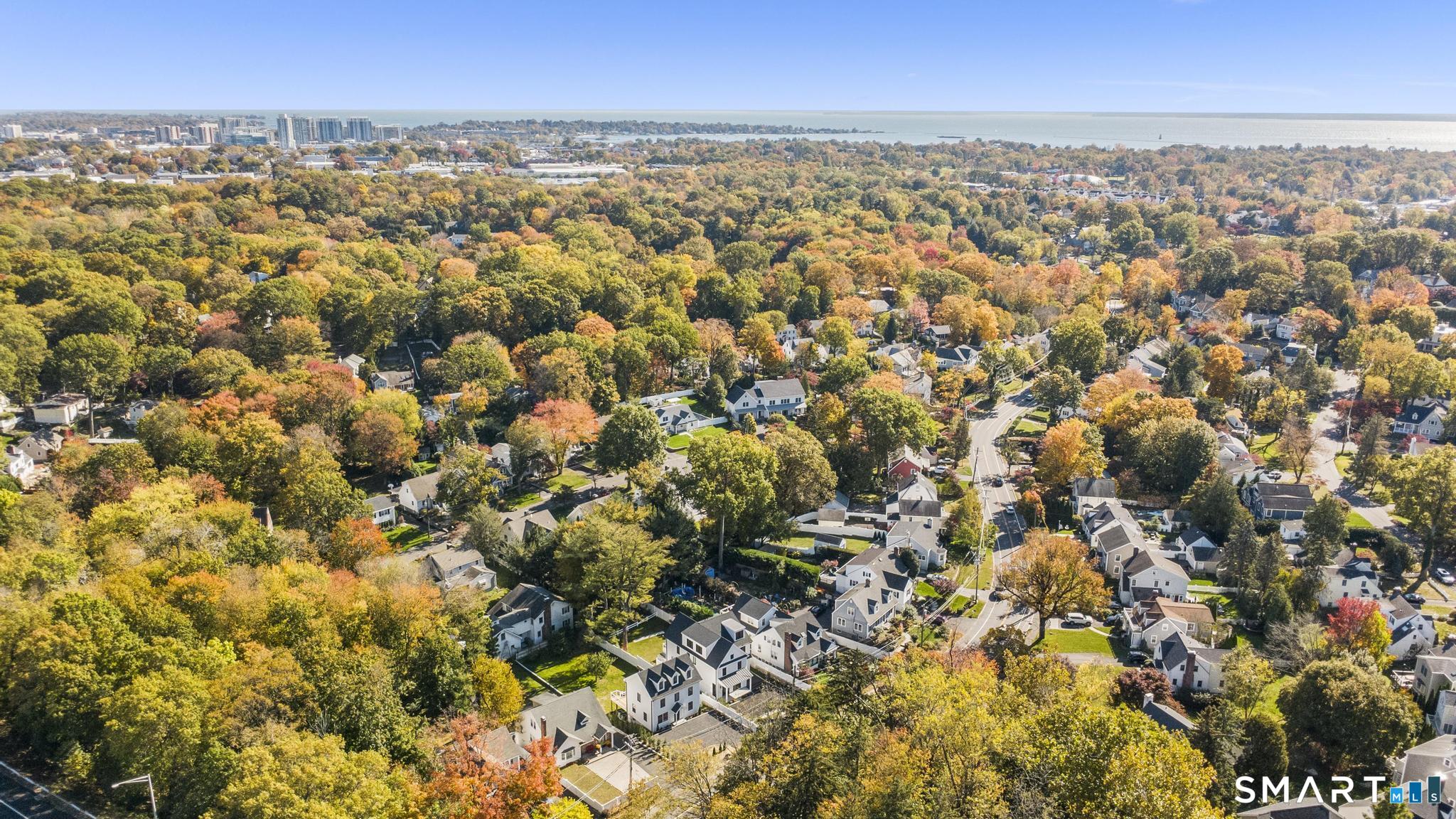 Greenwich, Connecticut 06870, United States, 4 Bedrooms Bedrooms, ,4 BathroomsBathrooms,Residential,Active,256472