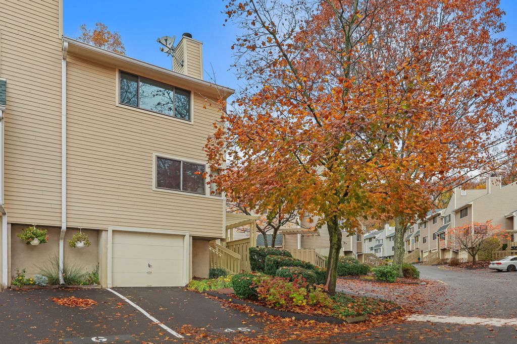Photo of 46 Sunrise Hill Road #46, Norwalk, CT 06851 (MLS # 24139409)