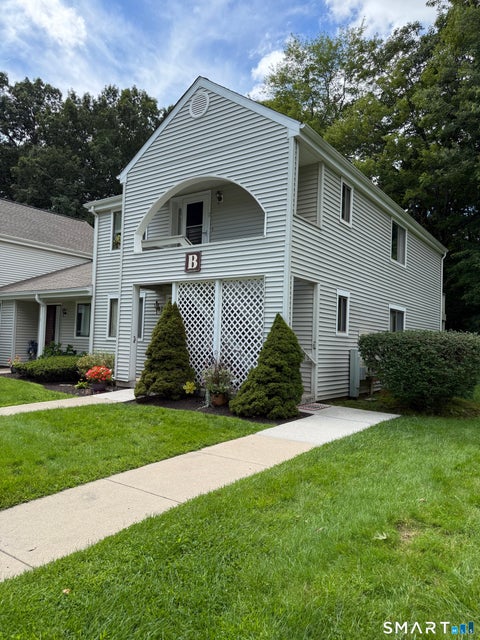 Condo For Sale - 35 Nutmeg Road #B2<br/> New Haven County, Middlebury, CT 06762