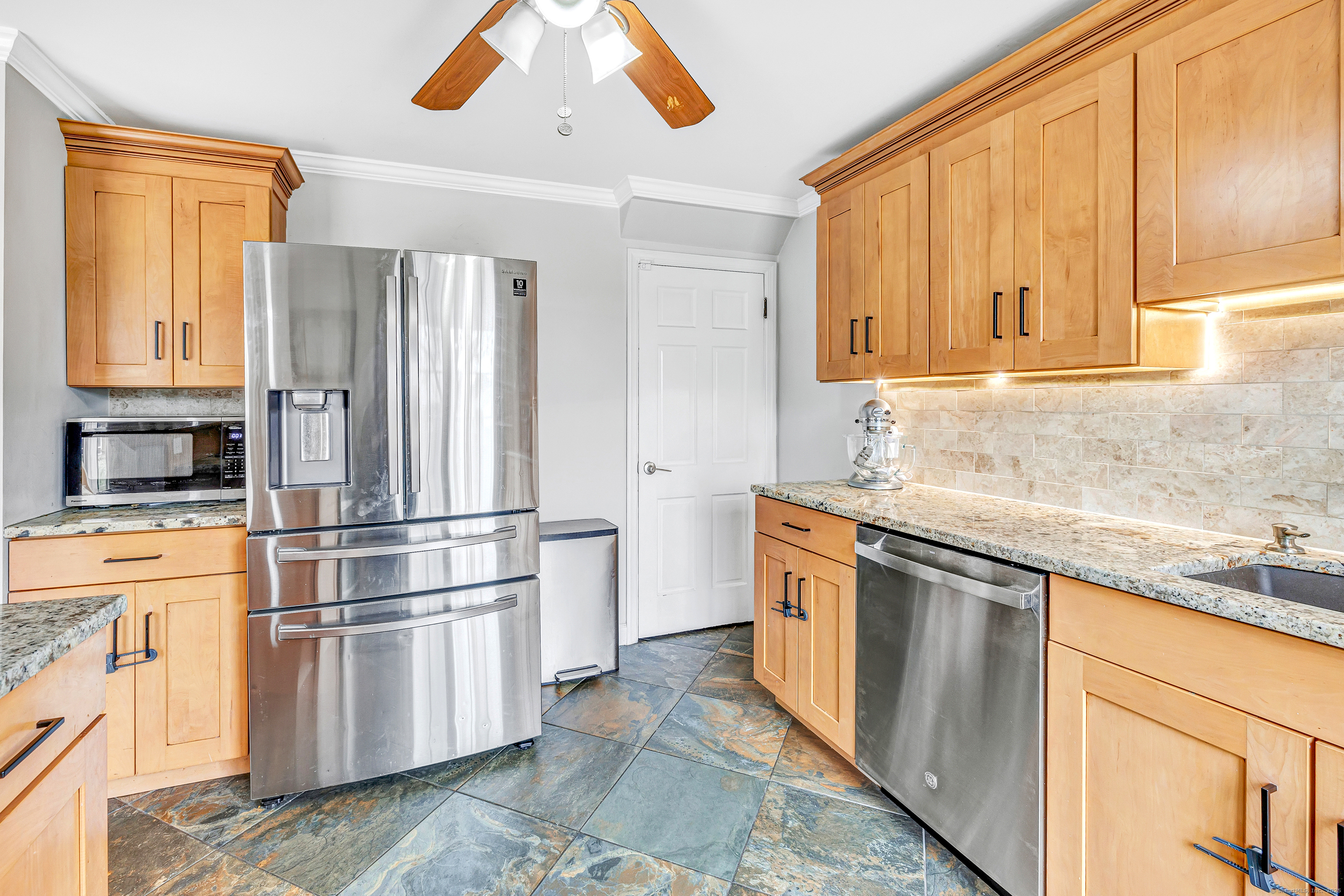 239 Bellevue Avenue, West Haven, Connecticut image 11