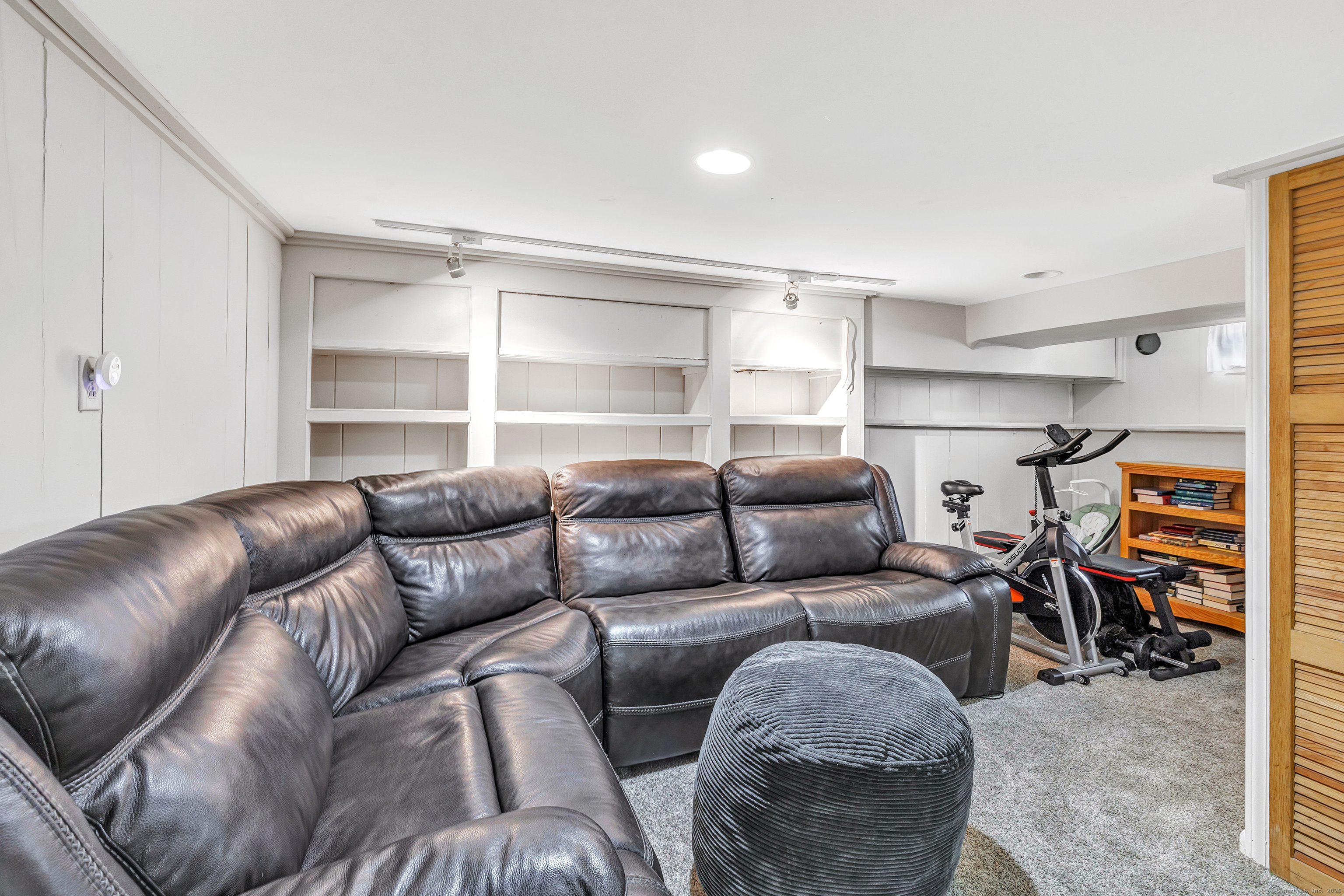 239 Bellevue Avenue, West Haven, Connecticut image 29