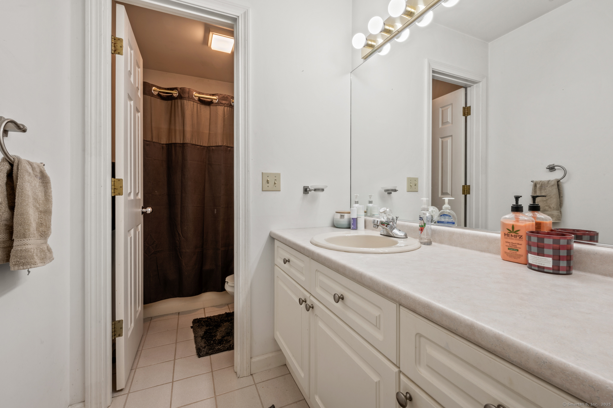 14 Wyncairne Drive, East Granby, Connecticut image 23